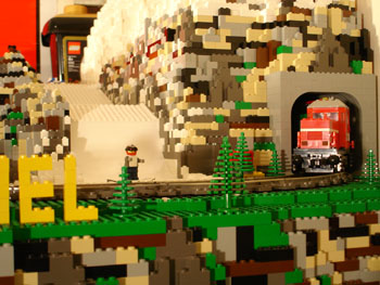 20060113sneakpeak.jpg